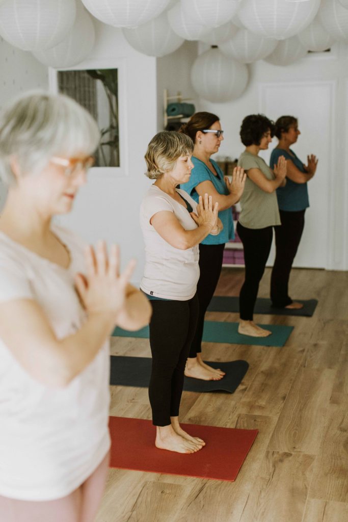 Sessió de ioga Satyam Yoga System a Espai Alenar
